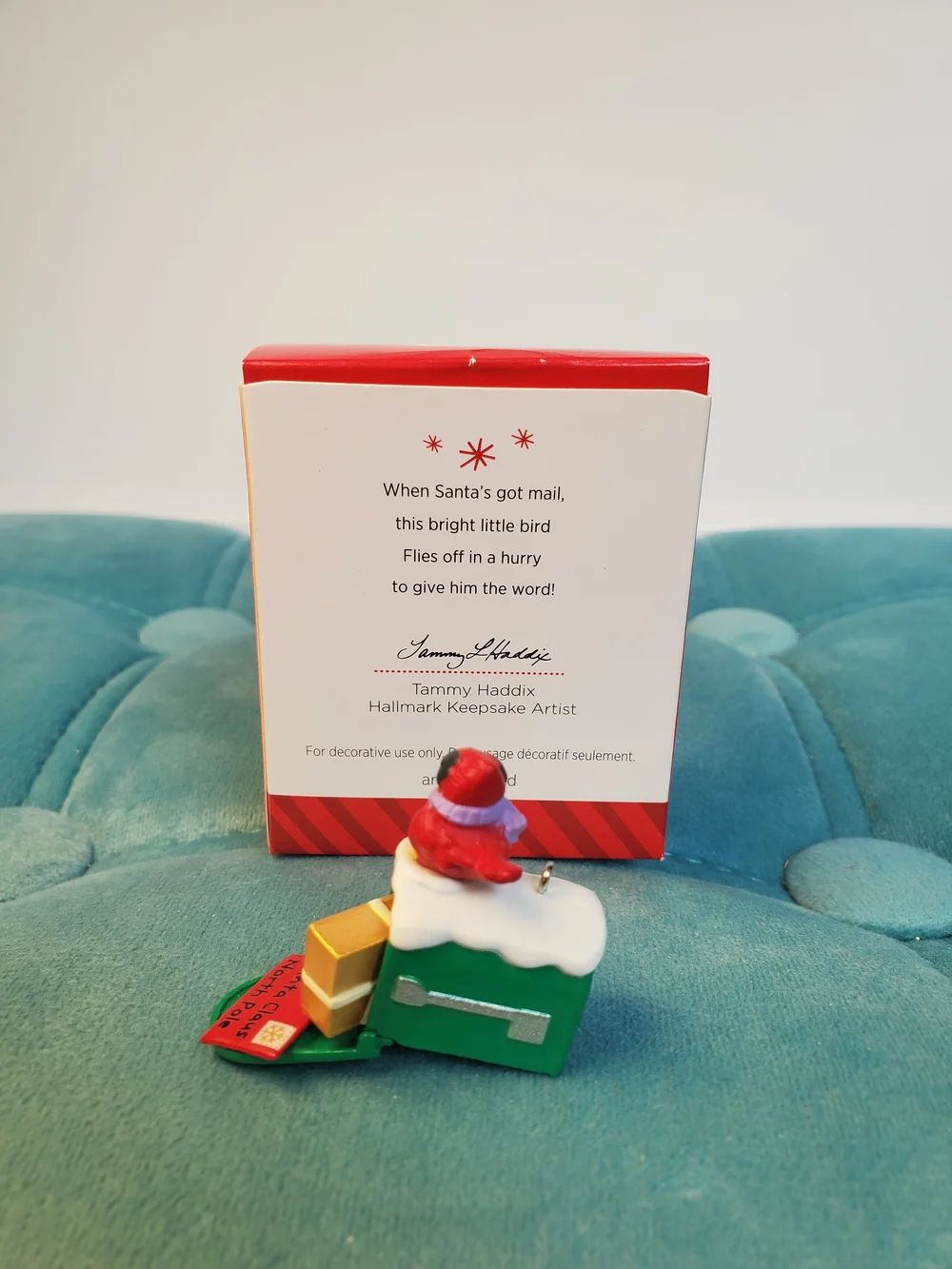 2014 Hallmark Keepsake Mini Ornament Santa Has Mail QXM8523